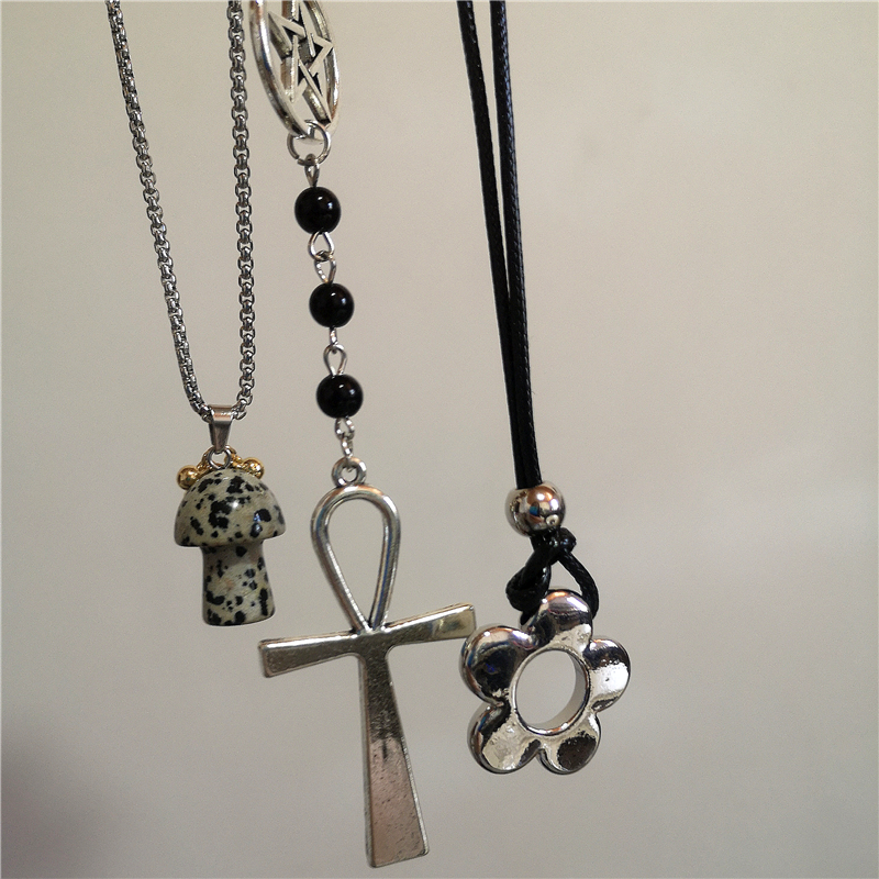 Men'S Accessories In The 90S - Kalung Manik Liontin Salib Logam Bunga