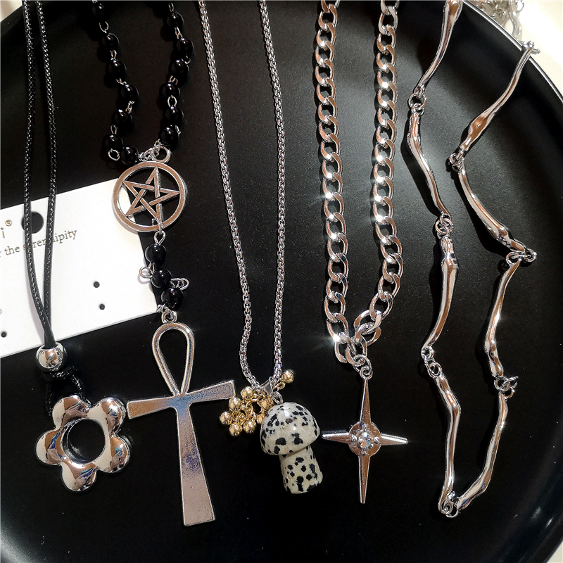 Kalung Manik Liontin Salib Log - Men'S Accessories In The 90S ulasan dan harga